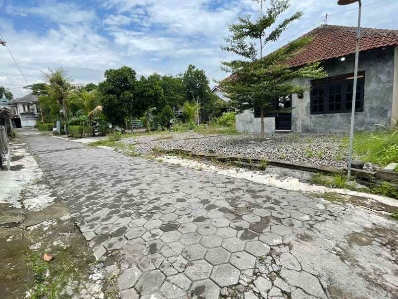 dijual tanah utara pasar gentan