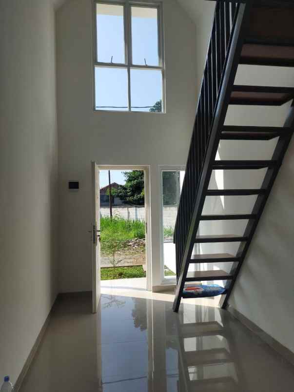 dijual townhouse 2 lantai termurah di jatibening