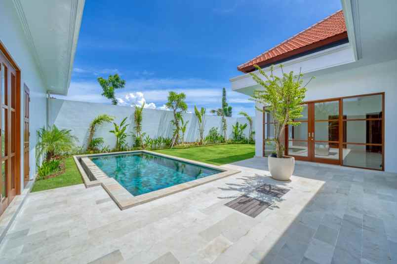 dijual villa baru lantai 2 lokasi canggu