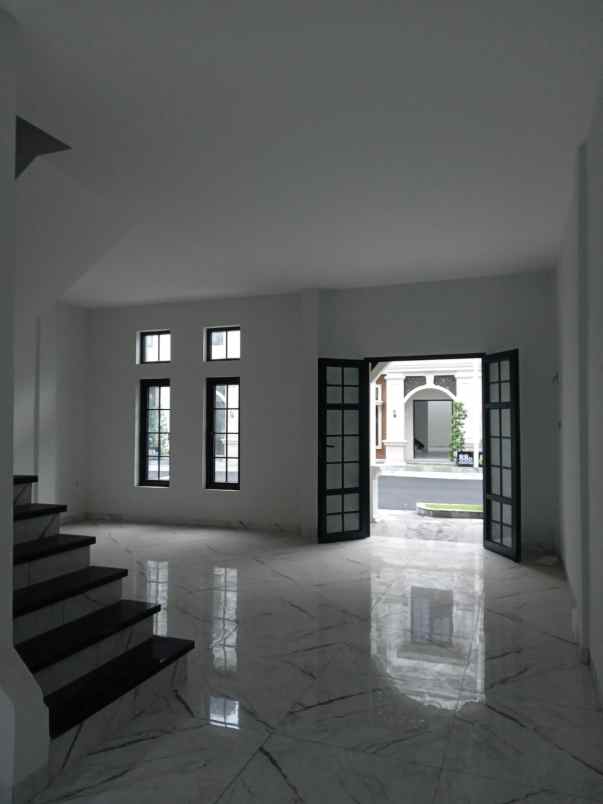dijual villa jalan besar sunggal