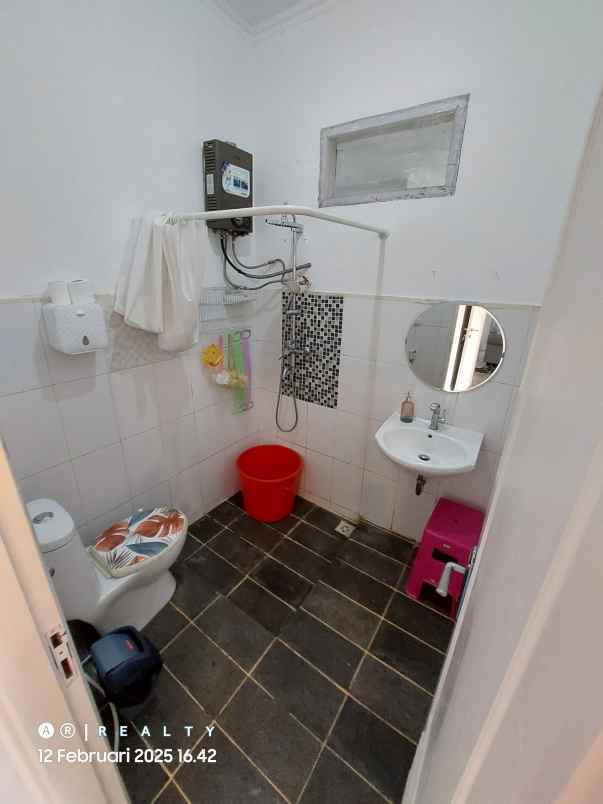 dijual villa komplek dago giri