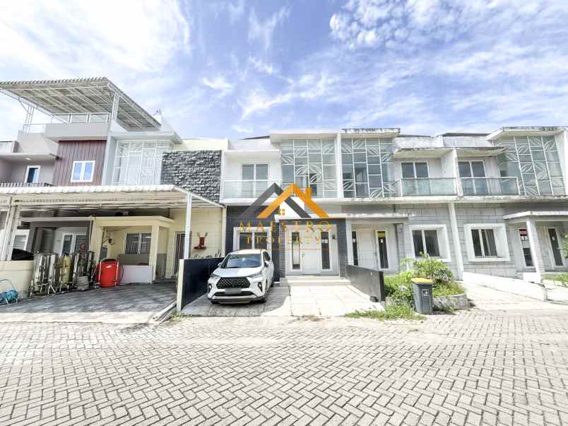 dijual villa komplek graha metropolitan