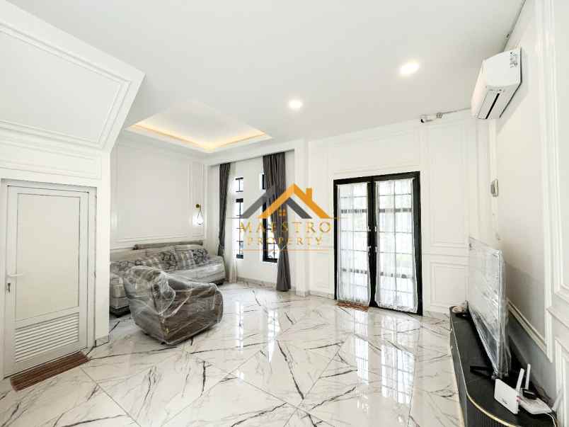 dijual villa komplek marriott residence