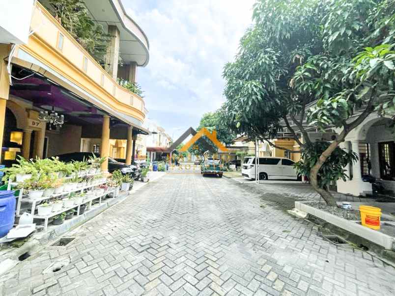 dijual villa komplek somerset regency jl sunggal