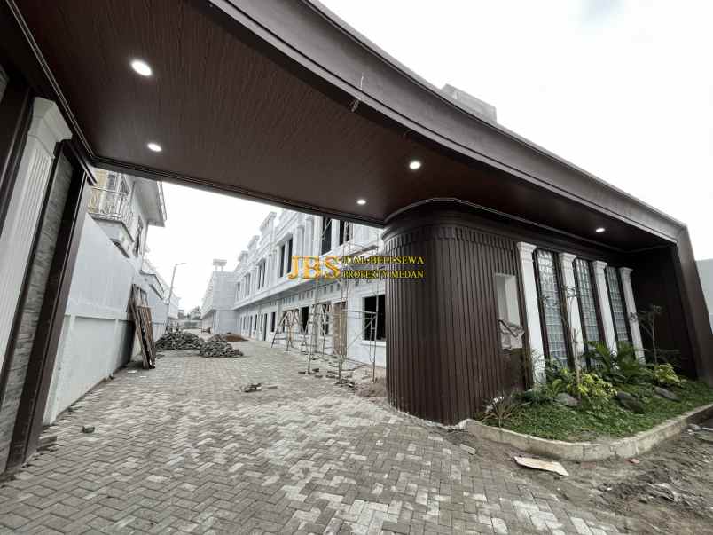 dijual villa komplek union mentari