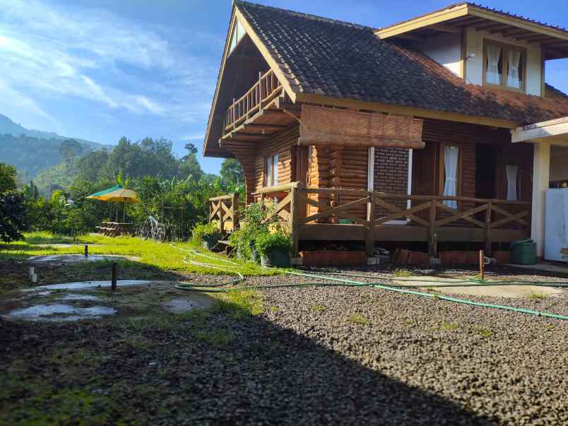 dijual villa lembang