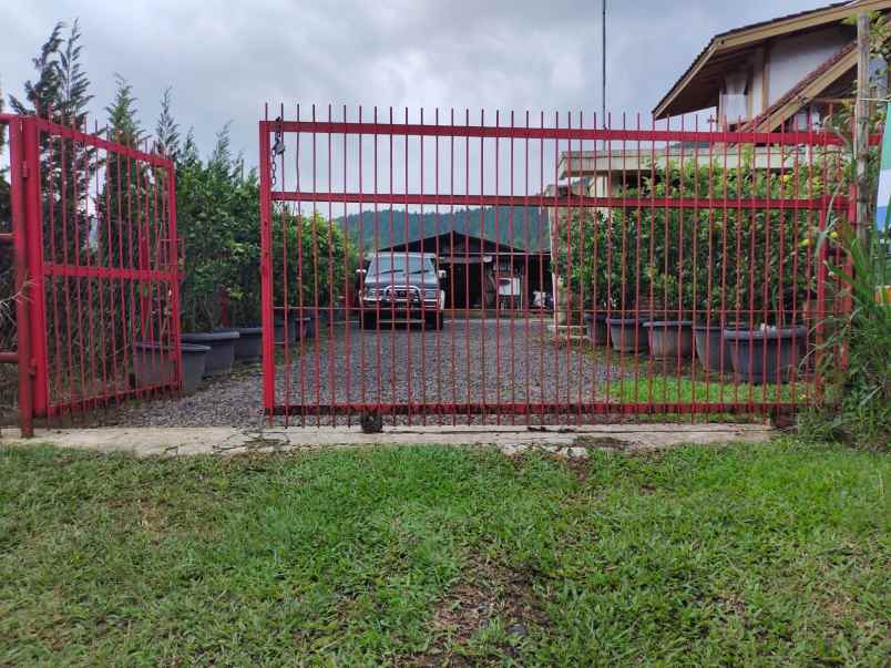 dijual villa lembang