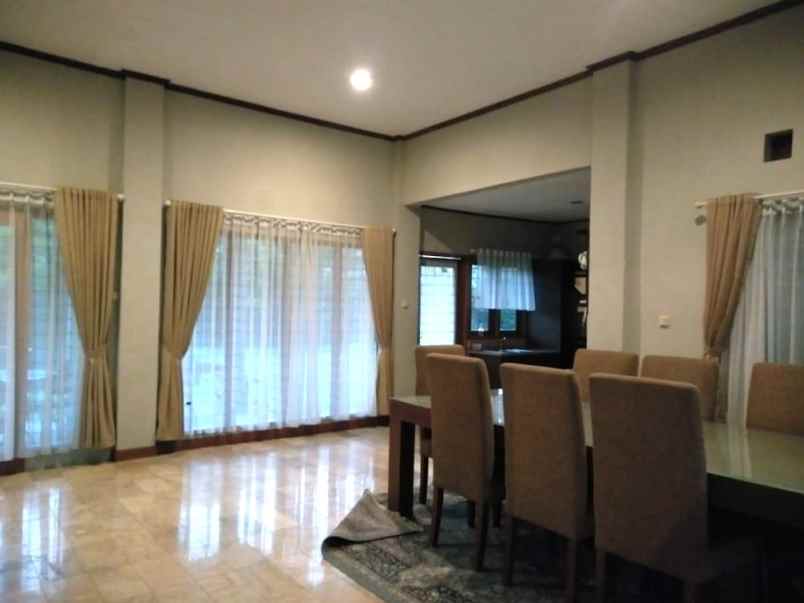 dijual villa tugu selatan cisarua