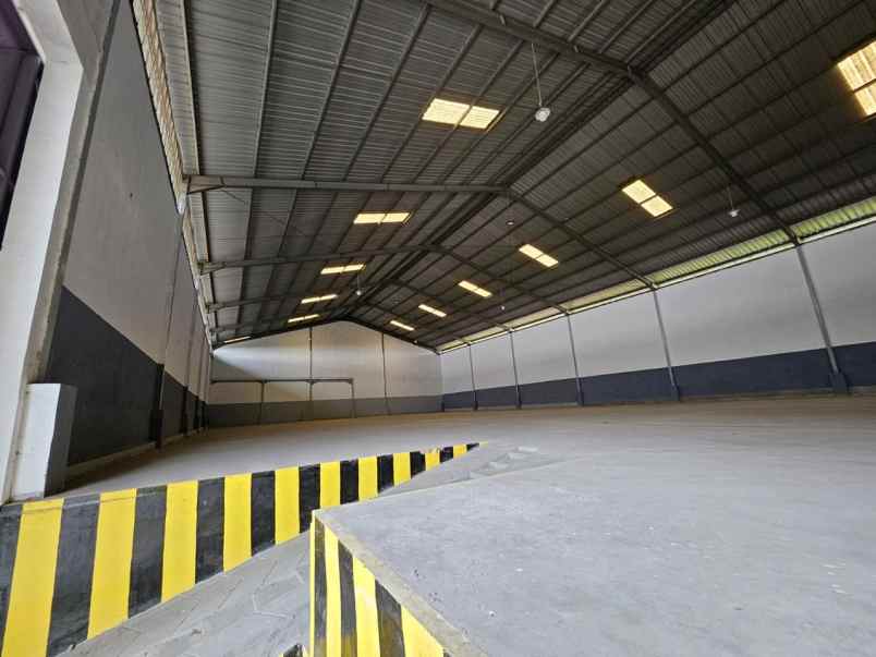 disewakan gudang di osowilangun surabaya