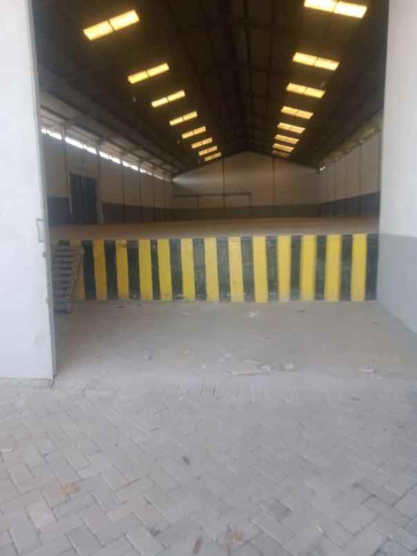 disewakan gudang di osowilangun surabaya