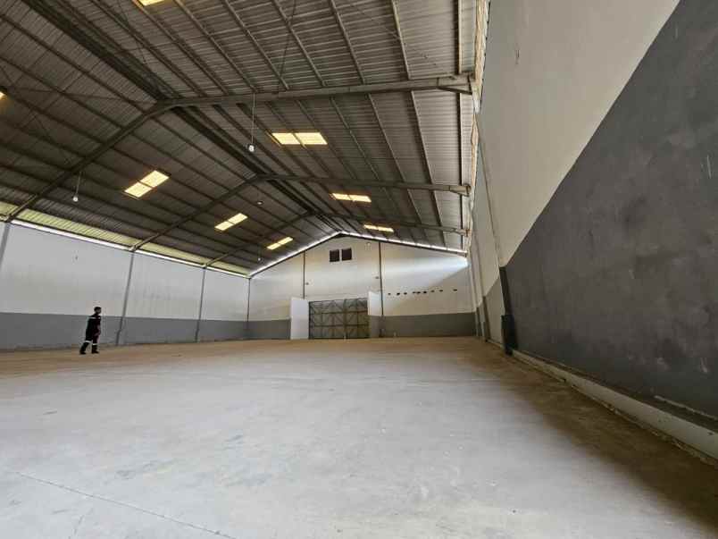 disewakan gudang di osowilangun surabaya