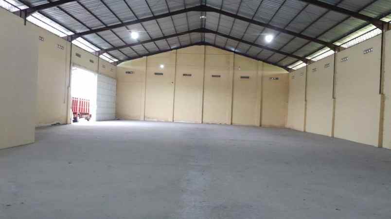 disewakan gudang siap pakai di mojoagung