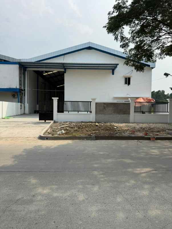 disewakan ruko gudang kantor delta silicon lippo cikarang