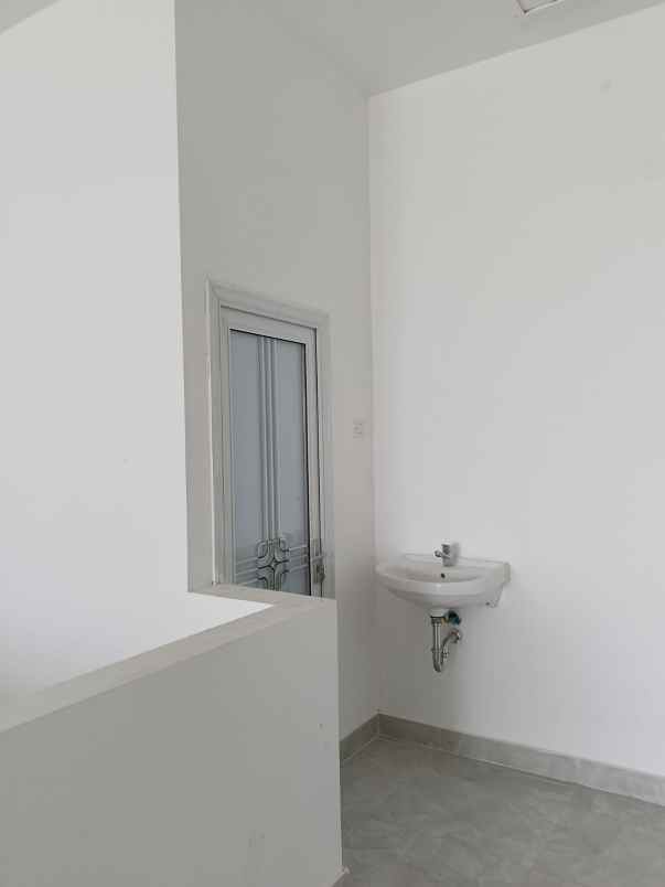 disewakan ruko gudang kantor jalan raya satelite indah