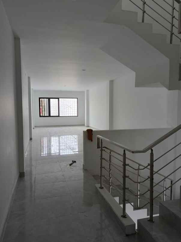 disewakan ruko gudang kantor jalan raya satelite indah