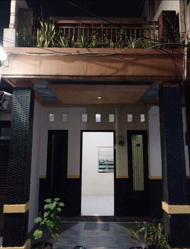 disewakan rumah 2 lantai dijakarta pusat