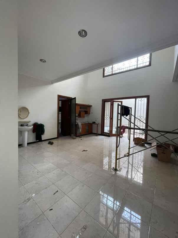 disewakan rumah araya