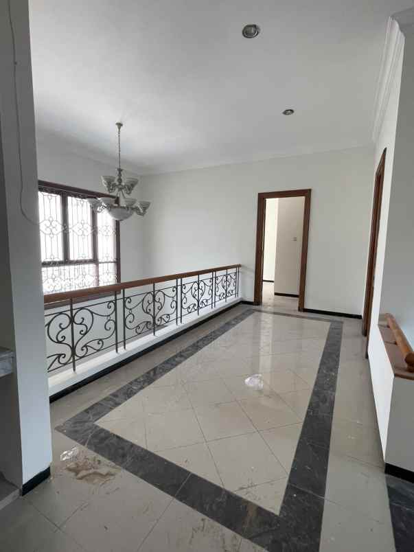 disewakan rumah araya