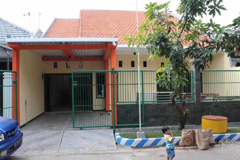 disewakan rumah bratang