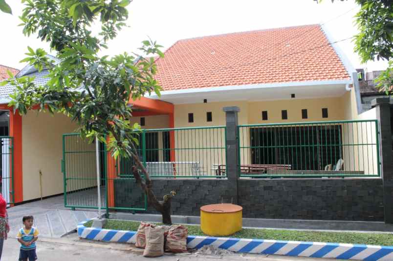 disewakan rumah bratang