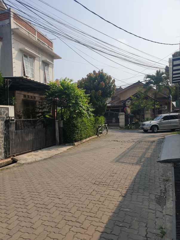 disewakan rumah cantik di lokasi strategis