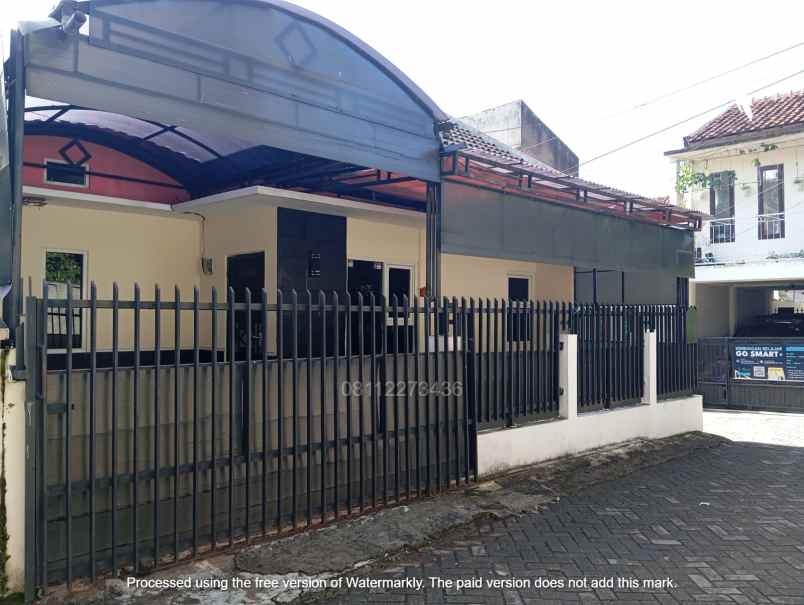 disewakan rumah cibaligo dengan carport dan garasi