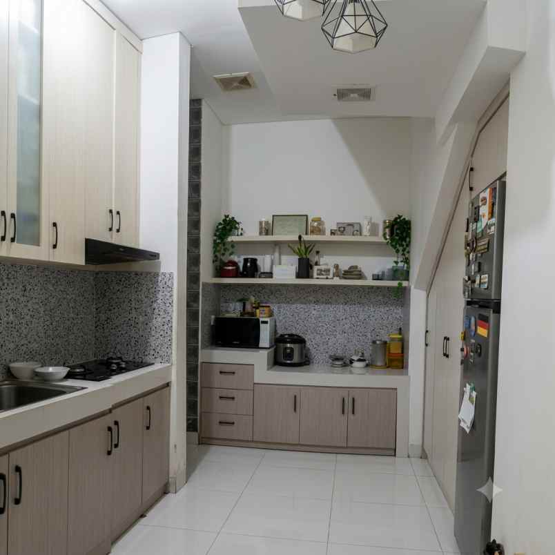 disewakan rumah cluster alamanda jgc