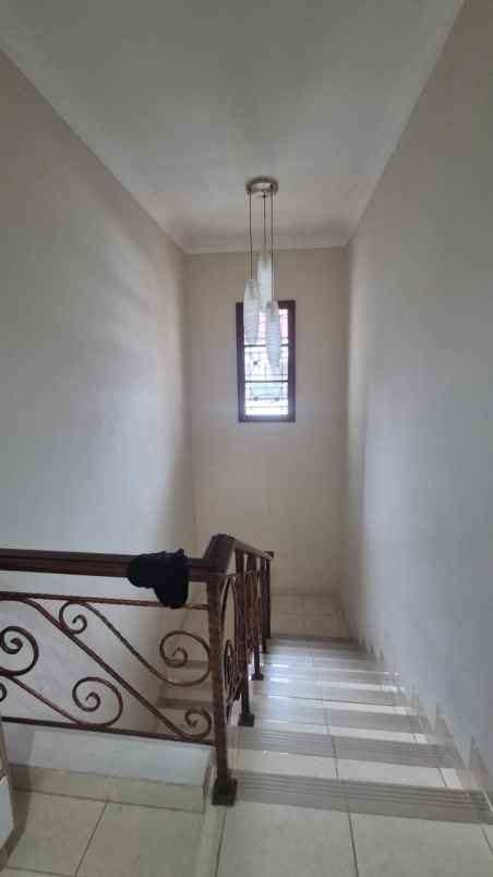 disewakan rumah gading pelangi gading