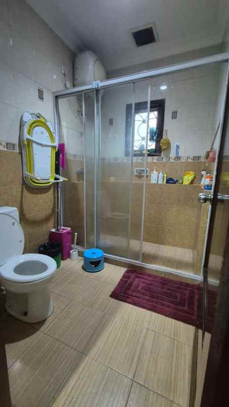 disewakan rumah gading pelangi gading