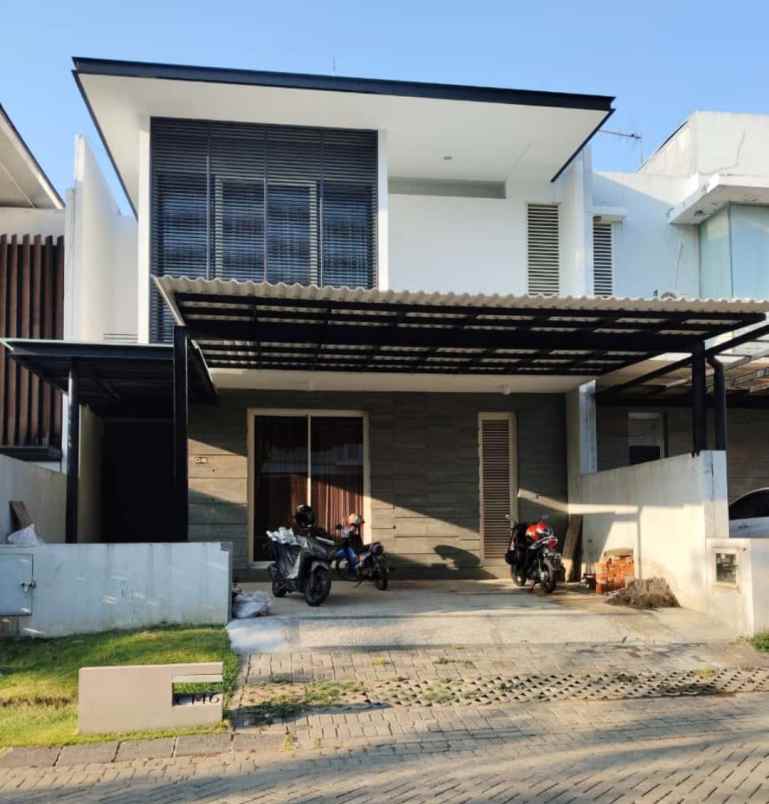 disewakan rumah jalan dian istana