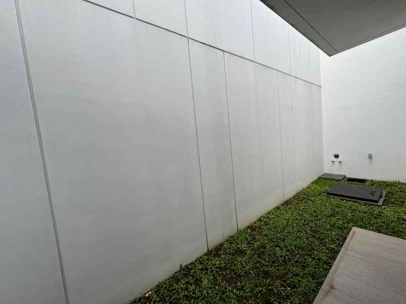 disewakan rumah maison de wisteria metland