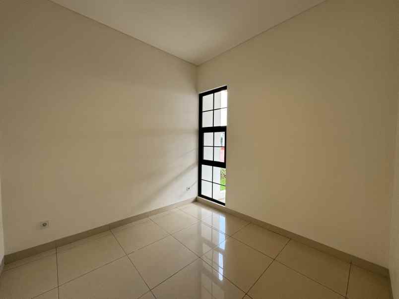 disewakan rumah maison de wisteria metland