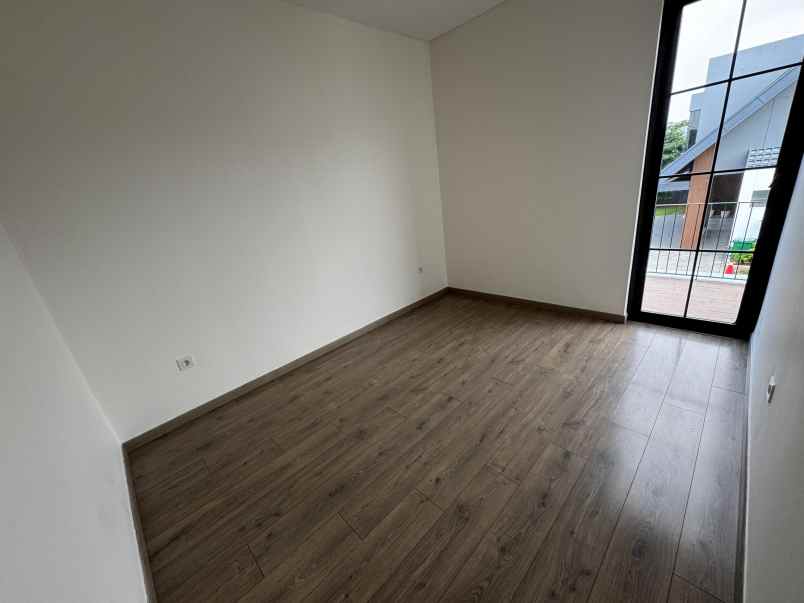 disewakan rumah maison de wisteria metland