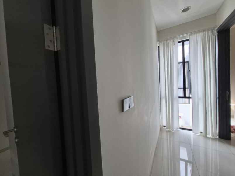 disewakan rumah suvarna sutera cluster