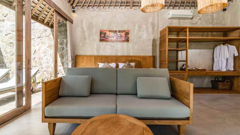 for sale a prime land and villa complex