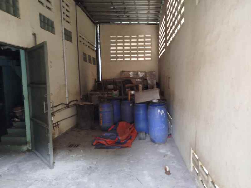 gudang ex pabrik minuman ringan di setu bekasi