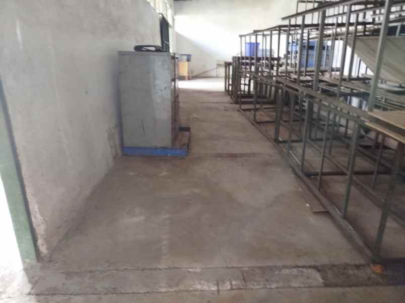 gudang ex pabrik minuman ringan di setu bekasi