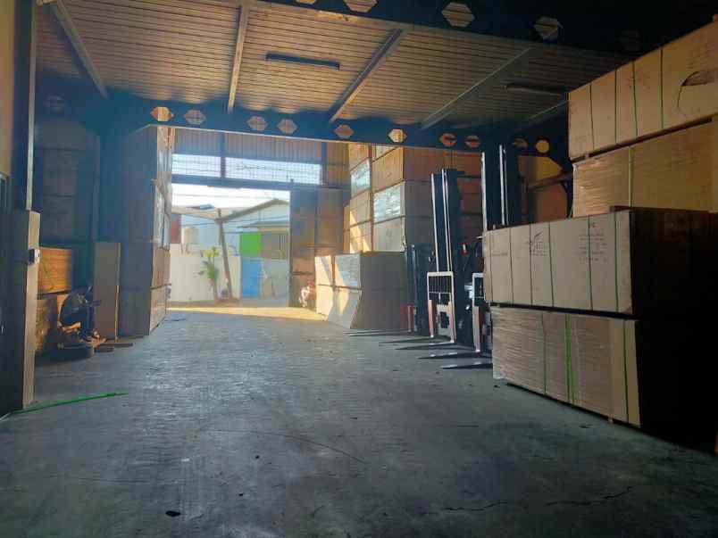 gudang margomulyo permai hadap utara