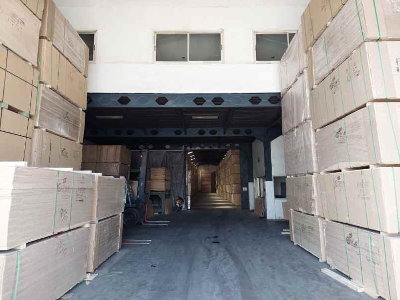 gudang margomulyo permai hadap utara