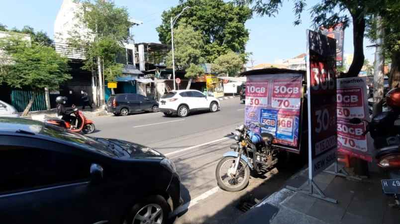 gudang strategis di tengah kota semarang