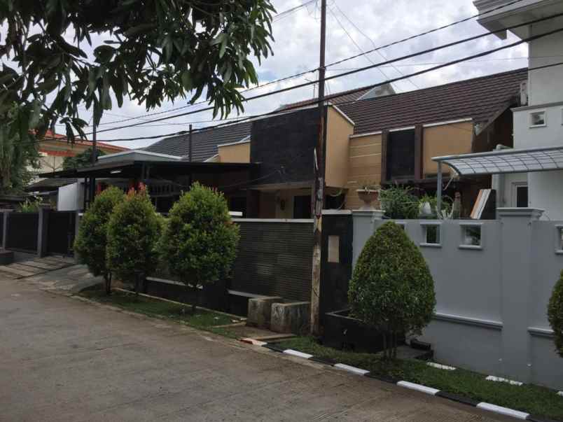 jual rumah di jatiwaringin asri kawasan elit