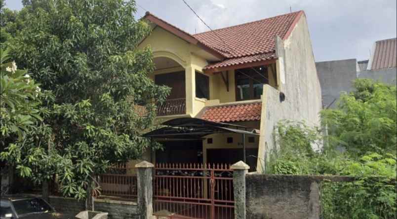 jual rumah dua lantai di perum billymoon jakarta timur