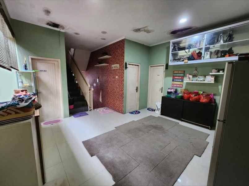 jual rumah hook 10 kamar di green garden rorotan