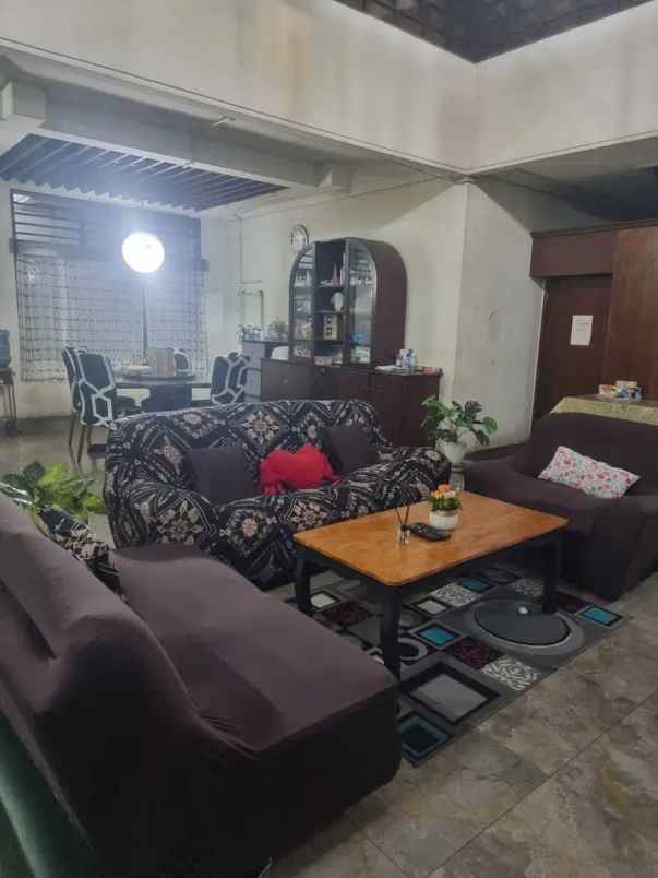 jual rumah lama di jatipulo jakarta barat sangat bagus