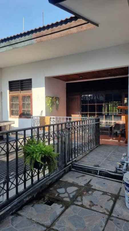 jual rumah lama di jatipulo jakarta barat sangat bagus