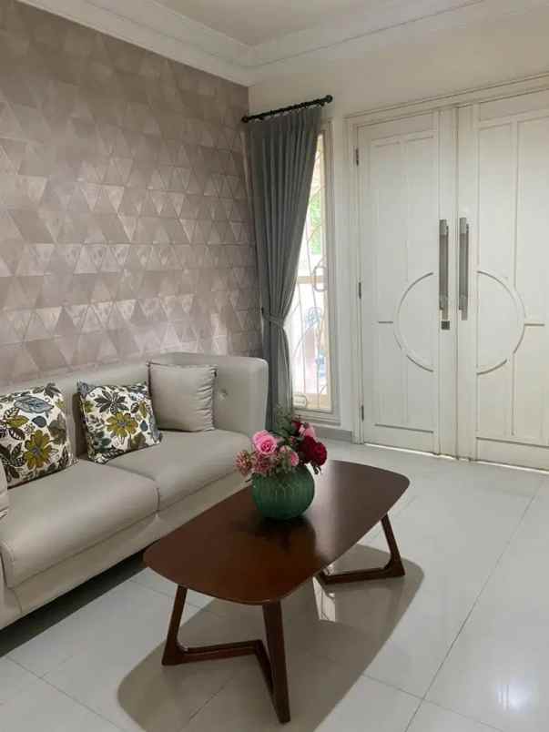 jual rumah mewah kawasan komplek puri galaxy surabaya