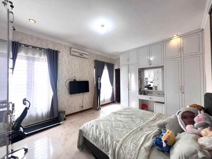 jual rumah mewah private pool pejaten