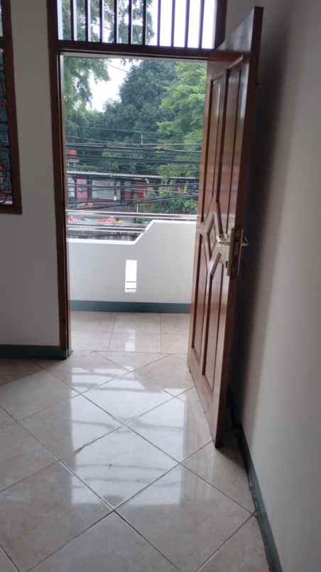 jual rumah petojo 3 lantai