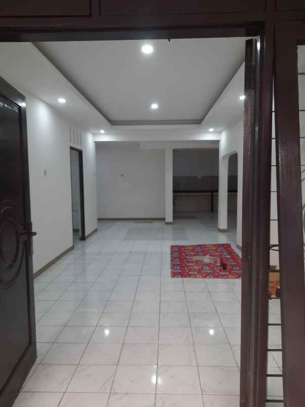 jual rumah second 1 lantai jatiwaringin