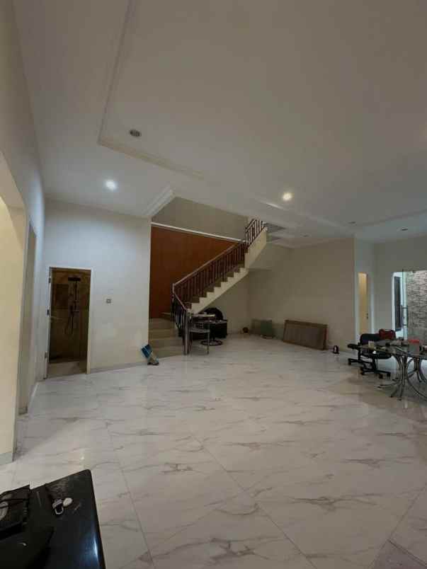 jual rumah siap huni bagus di citraland surabaya barat